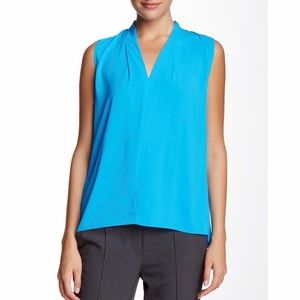 NWT Tahari sleeveless v-neck blouse top